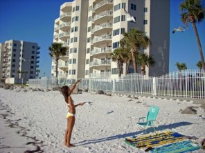 222733_1048726944096_5113_n